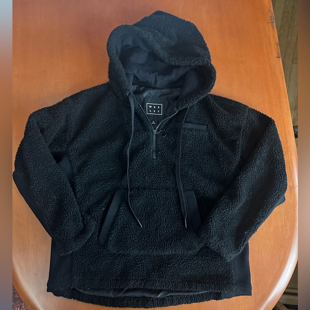 Wesley black fuzzy pullover sweatshirt Size small